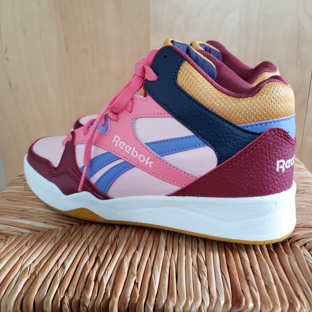 Reebok Retro Inspired Sneakers Size 7.5 NEW!